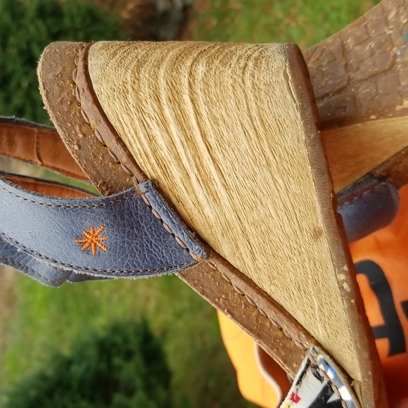 The Art Company Shoes Size 41 Strappy Wedge Heel - Picture 8 of 13